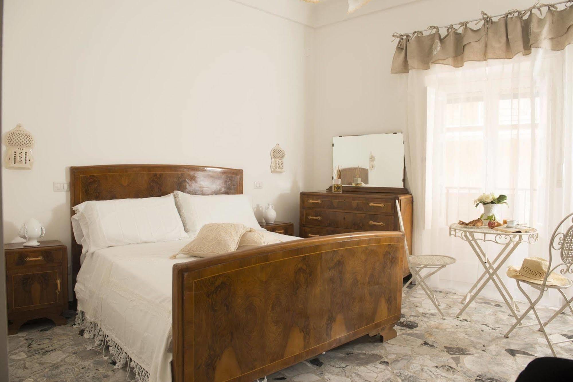 Dimora Cappuccini Guest House Cisternino Eksteriør bilde