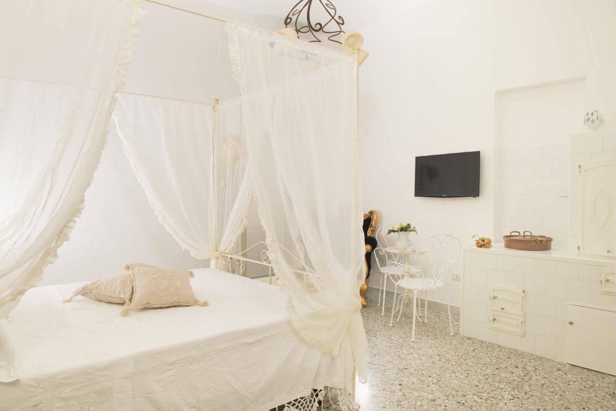Dimora Cappuccini Guest House Cisternino Eksteriør bilde