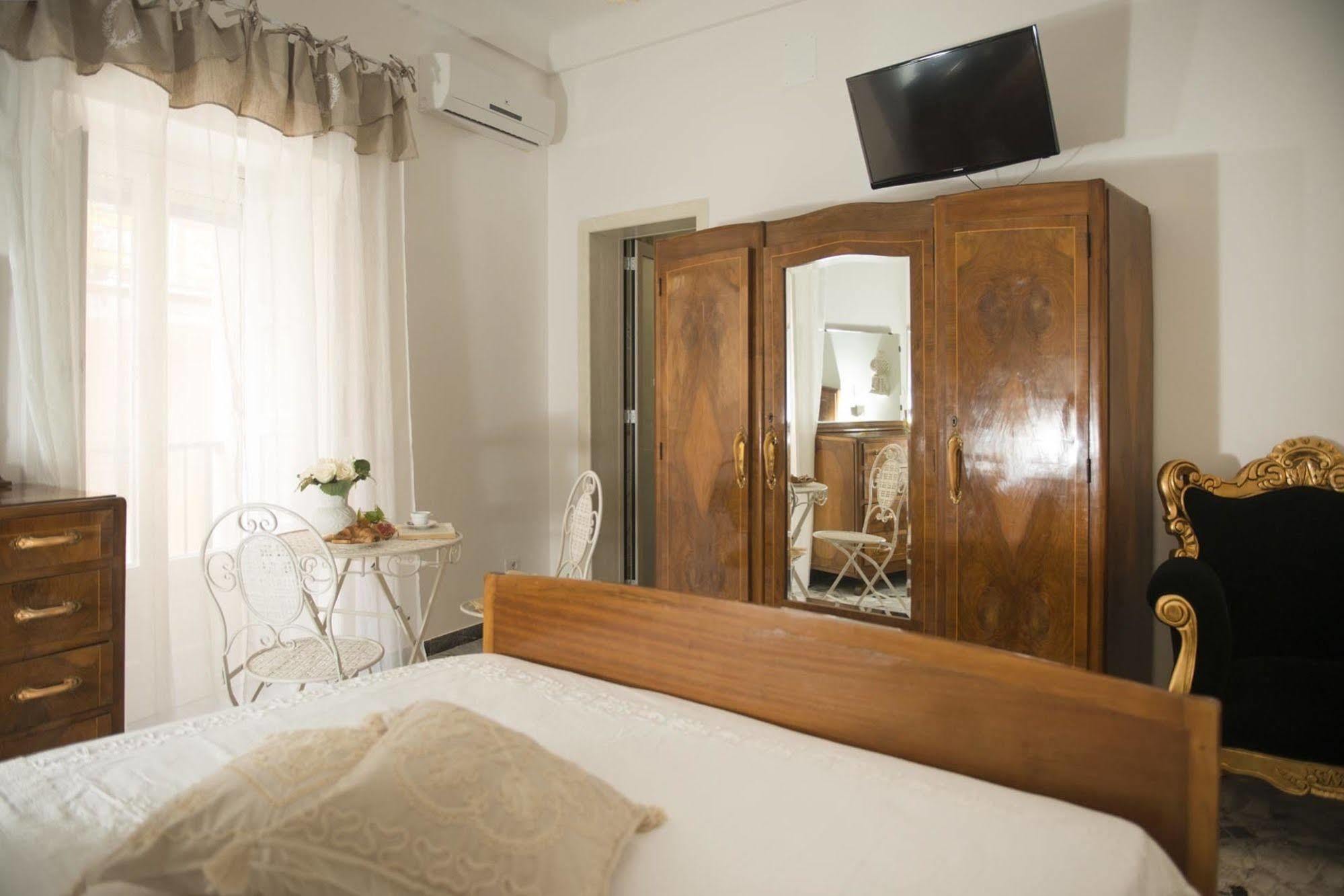 Dimora Cappuccini Guest House Cisternino Eksteriør bilde